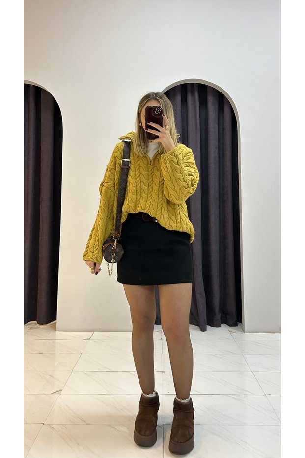 Oversized Knitted Sweater with Zipper