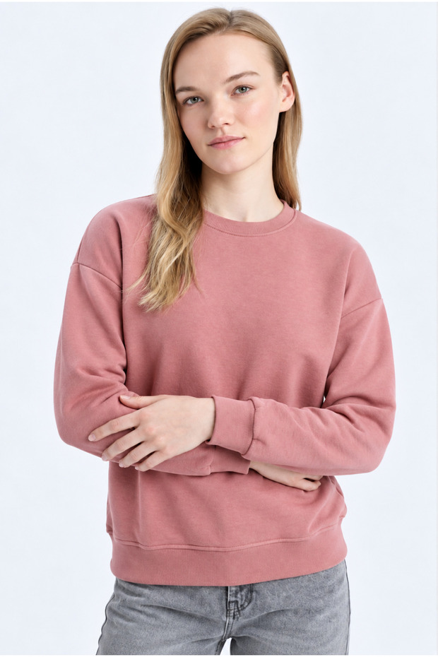 Women's Relax Fit Comfortable Cut Cotton Soft Textured 3-Thread Fleece Crew Neck Dusty Rose Sweatshirt