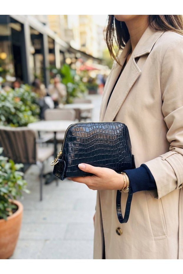 Women's Zippered Iron Snap Detailed Handbag-Wrist Bag