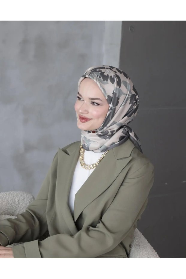 وشاح من قماش التويل بلون اللافندر - بنقشة الزهور - أرجواني