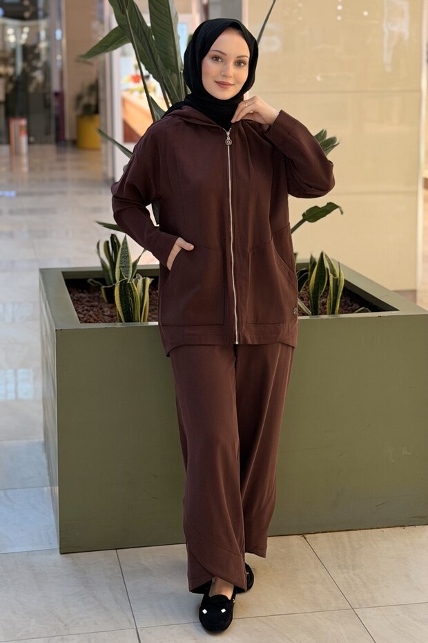 Venus Suit with Aller Detailed Logo Embroidered Trousers
