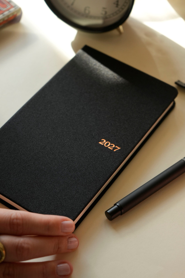 Canvas-2027 Yearly Weekly Linen Pocket Planner 10X17 Cm. 100 Gr.Ivory-Black