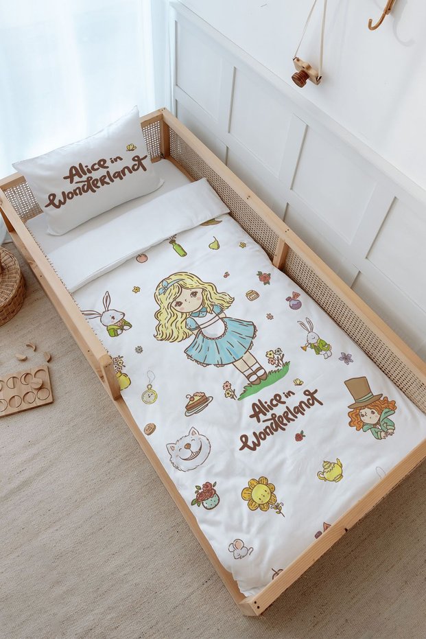 Single Duvet Cover and Fitted Sheet Set - Iconic Series - Alice's Party