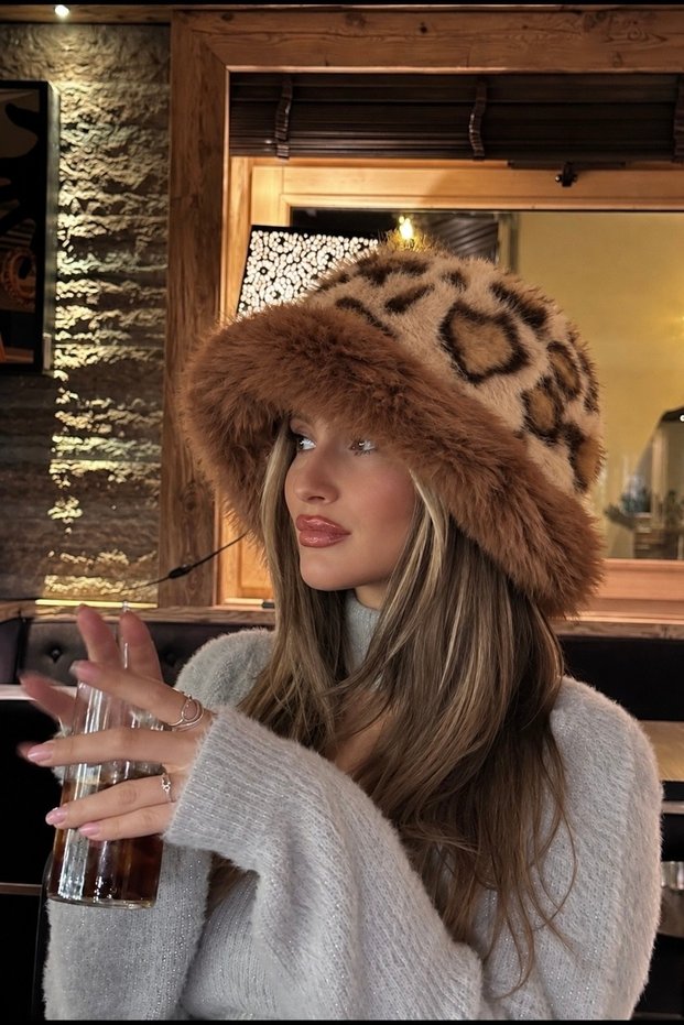 Women's Leopard Plush Hat