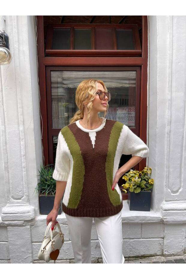 Women's Knitwear Sweater with Pattern Detail