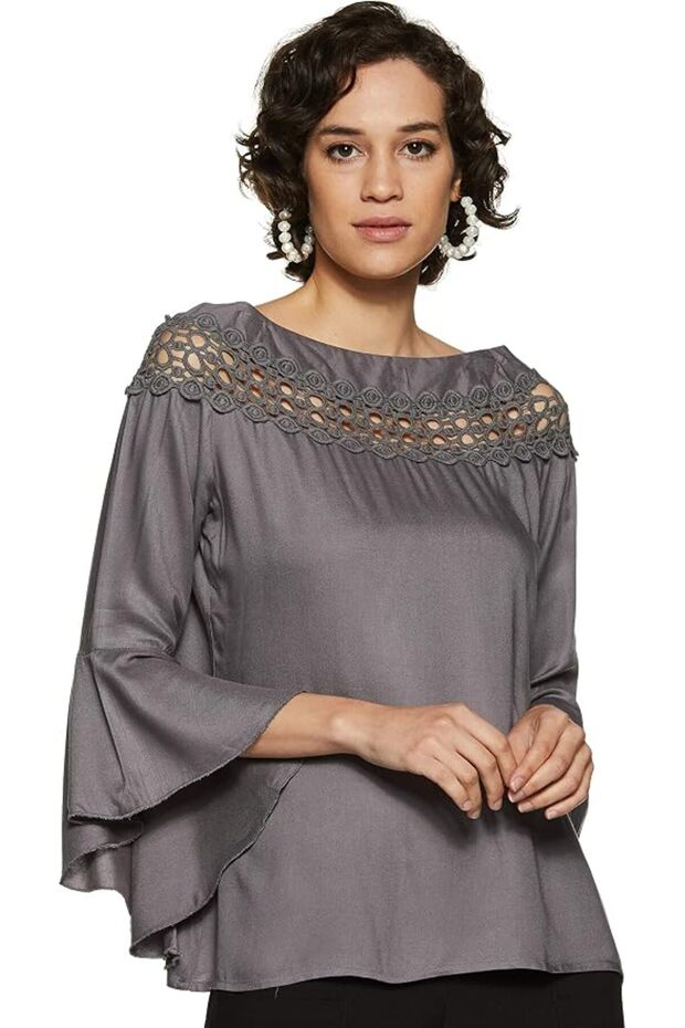 بلوزة نسائية سادة عادية
