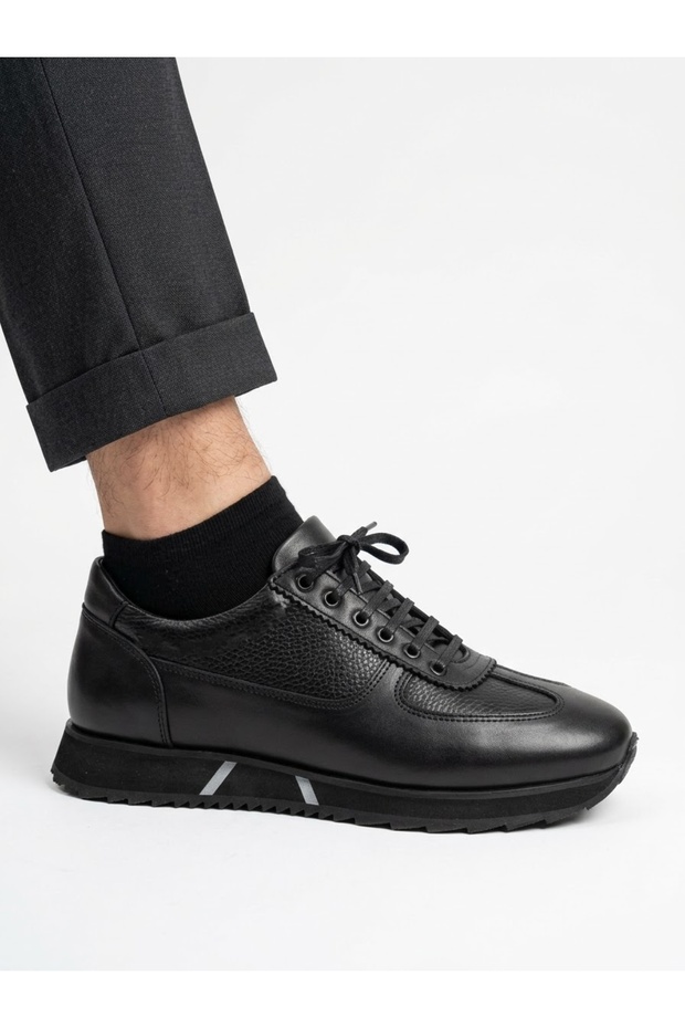 Genuine Leather and Fur Laced Casual Men's Sports Shoes