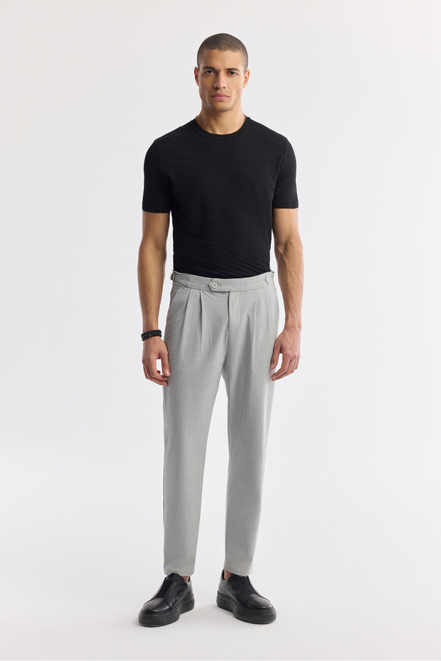 Men's Gray Classic Waist Pleated Carrot Fit Trousers with Epaulet Detail A51Y3026