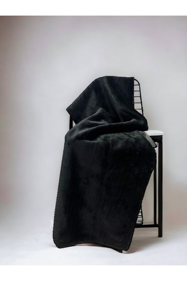 Imported Black Plush Fabric – Non-Shedding, 500 Gr, 100 × 150 cm | For Home Textiles