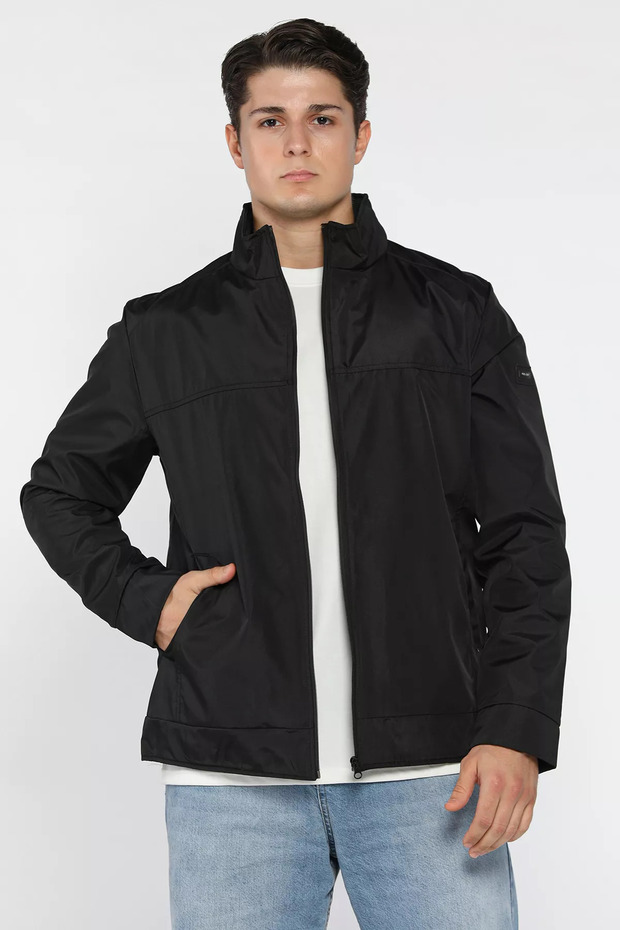 Men's Seasonal Coat with Stand Collar Lining