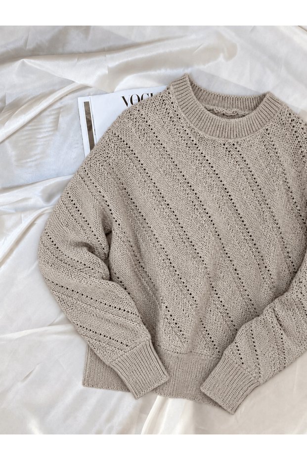 Wave Pattern Crew Neck Knit Sweater - Beige (Os)
