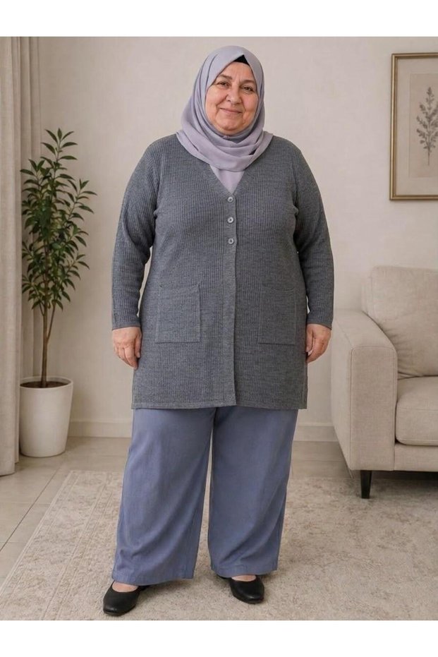 Women's Plus Size V-Neck 3 Button Pocket Knitwear Mother's Cardigan
