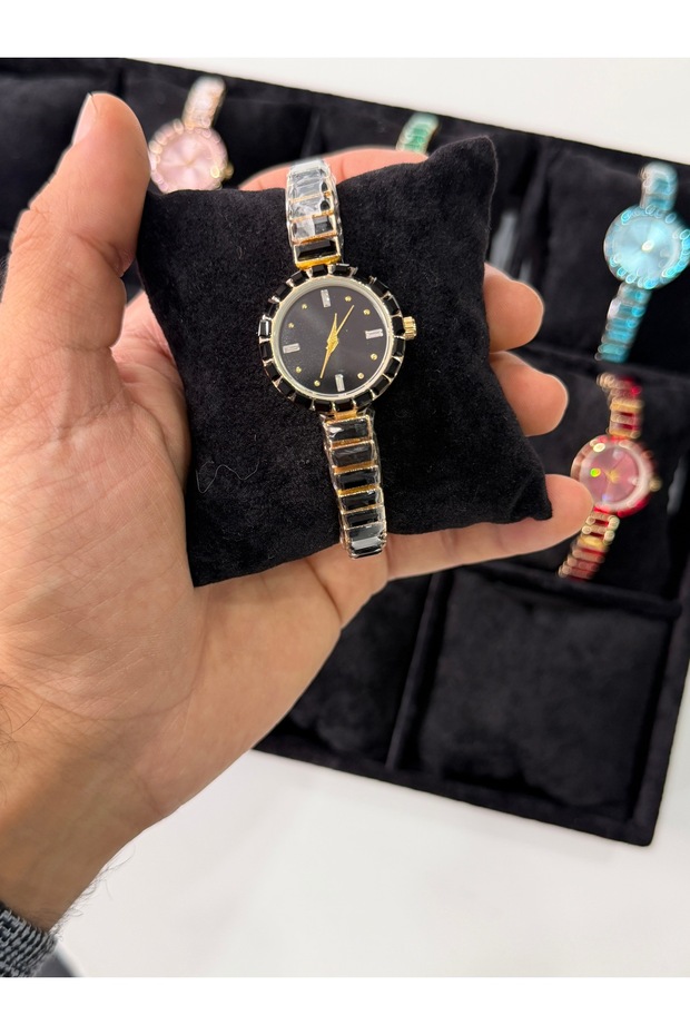 New Season Waterway Cut Stone Retro Design Women's Wristwatch