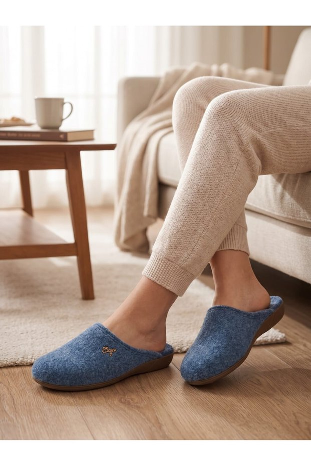 Women's Comfortable Anatomical Furry House Slippers