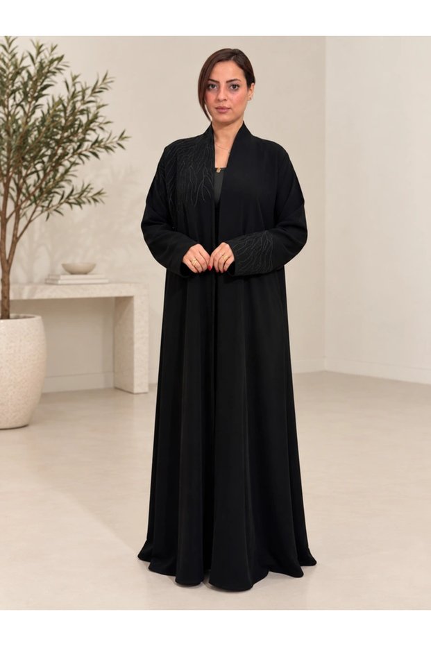 عباية سراميك مزينة بتطريز