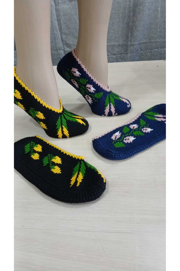 37 38 Tunisian Workmanship Dowry Booties