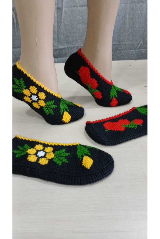 37 38 Tunisian Workmanship Dowry Booties