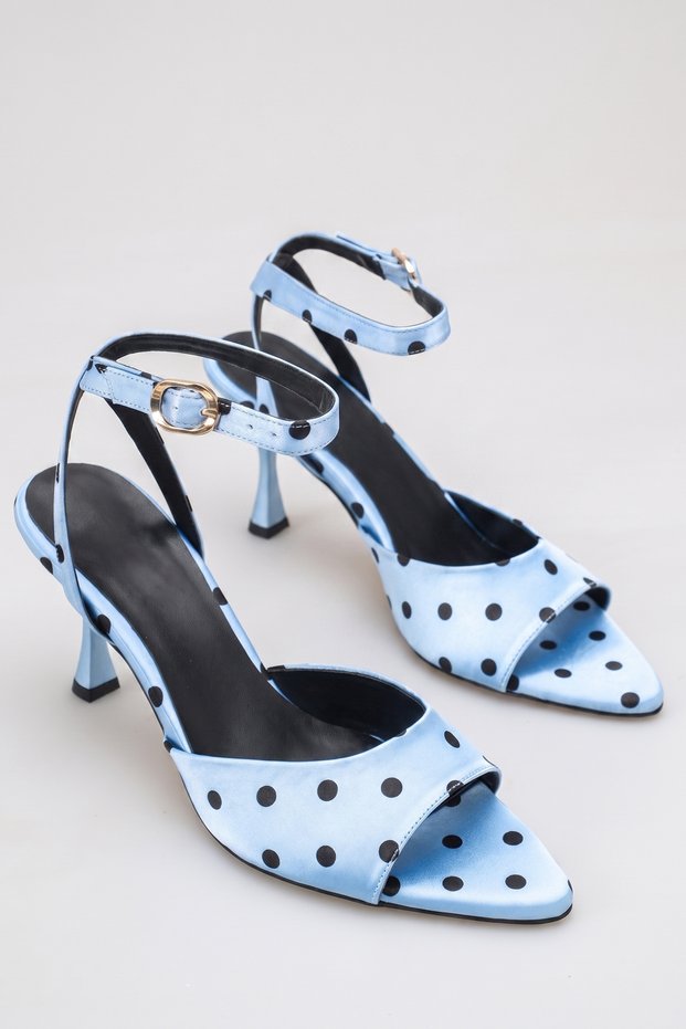 SHOES HEELED
