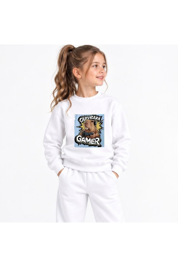 Team Sweatshirt Capybara-Gamerprinted Girls Boys Crew Neck Sweatshirt