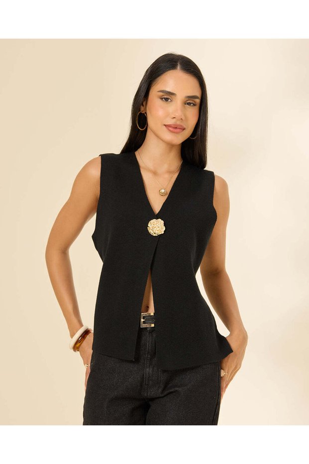 سترة نسائية سوداء بأزرار أمامية