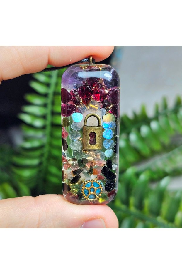 Lock Figure Orgonite Necklace (Handmade Design Products)