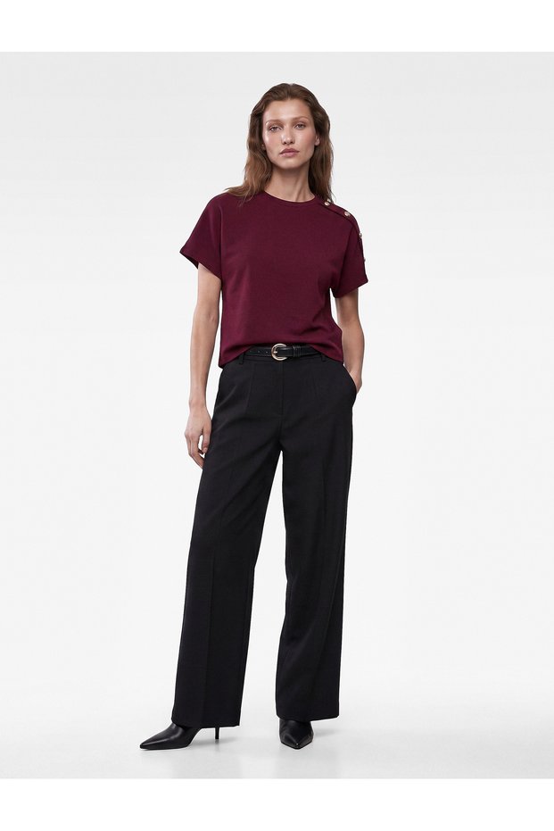 Women Burgundy Plain Round Neck Short Sleeves Top