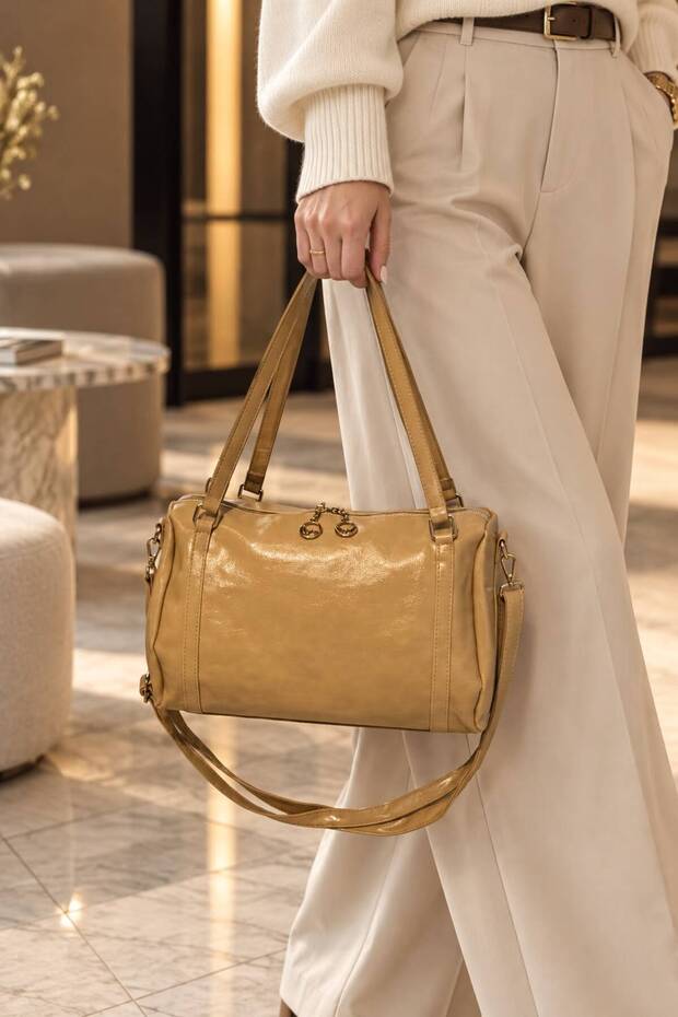 Women's New Season Large Internal Volume Shoulder Bag