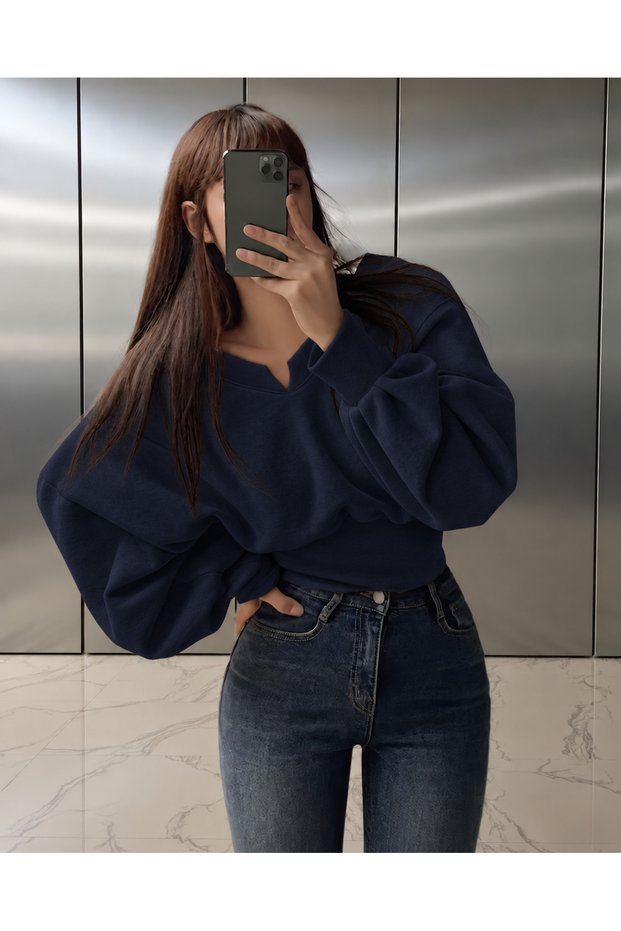 Women's V Detailed Wide Collar Balloon Sleeve Sweatshirt