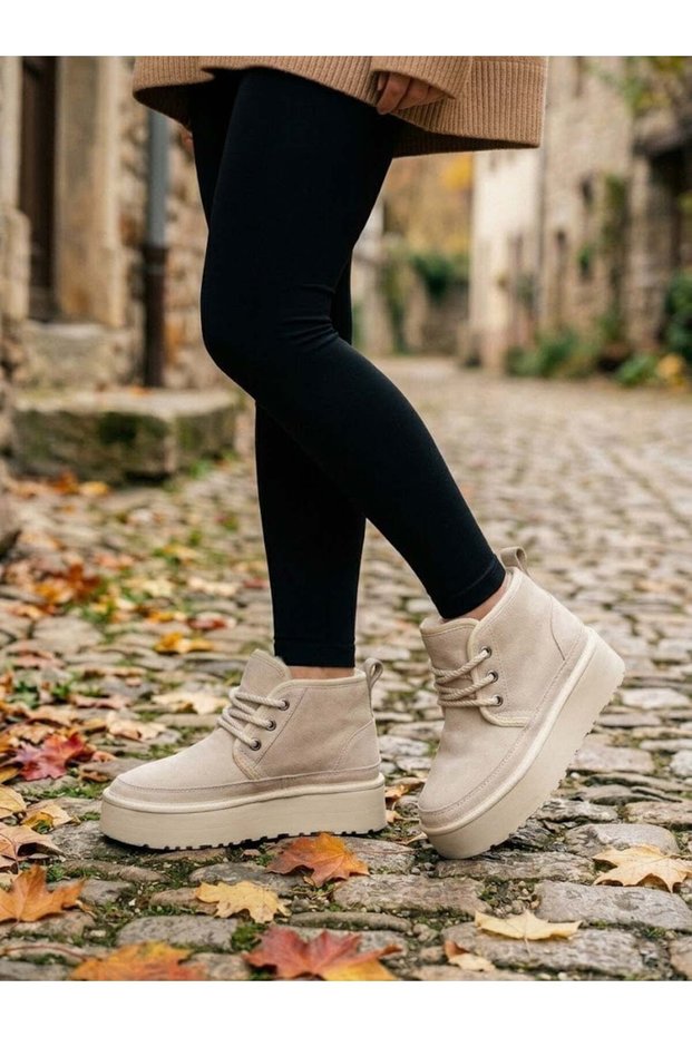 Sirius Women's Boots with Laces and Fur Inside, Beige Suede