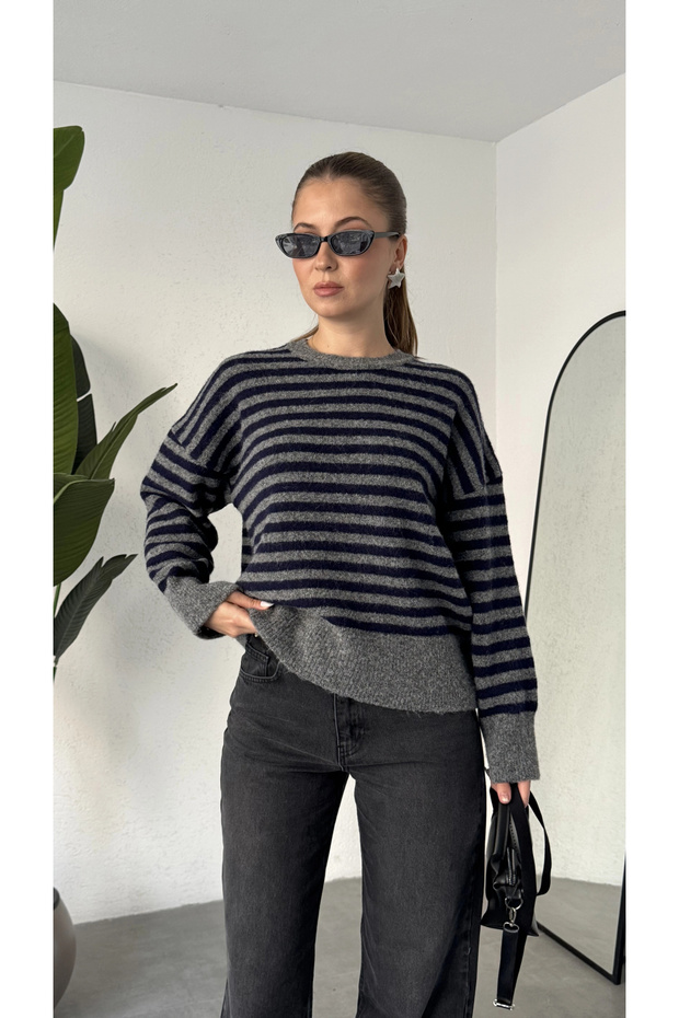 Women's Gray Blue Striped Crew Neck Knitwear Sweater Low Shoulder Oversize Stripe Patterned Sweater