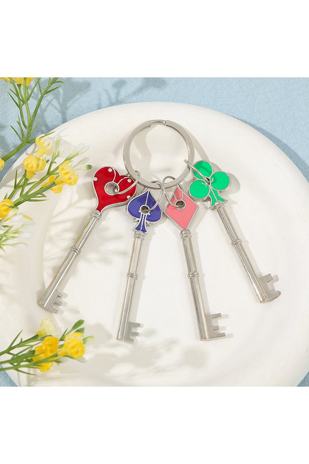 Keychains Resident Evil 2 Remake RPD Key Square Plum Heart Keychains Keyring for Men Key Holder Coll
