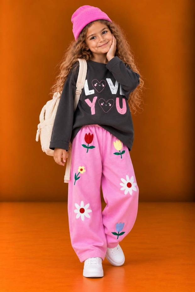 Girl's T-Shirt & Sweatpants Combination