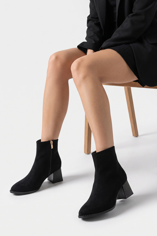 Women's Faux Leather Zippered Pointed Toe 6 cm Heeled Orthopedic Winter Boots