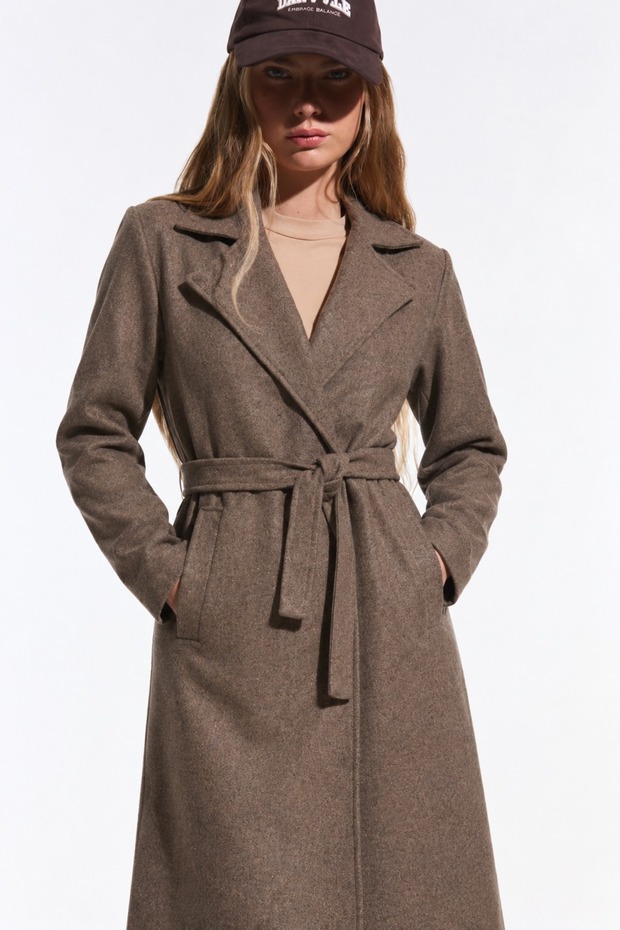 Women's Wide Collar Belted Long Mink Coat with Side Pockets