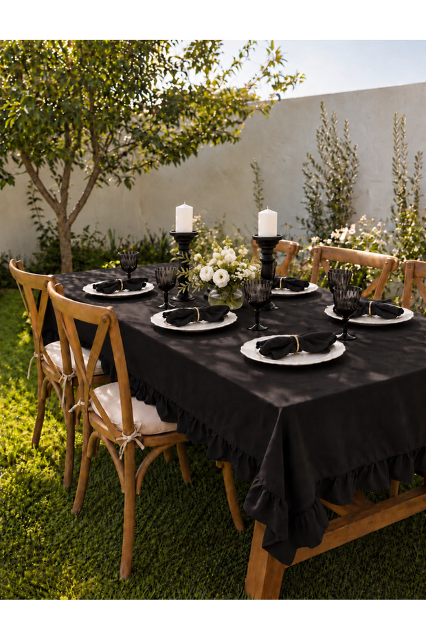 Pearl Velvet Textured Ruffled Tablecloth Black