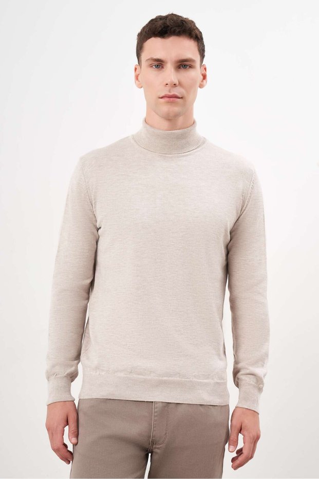 Men's Beige Basic Turtleneck Dynamic Fit Relaxed Fit Knitwear