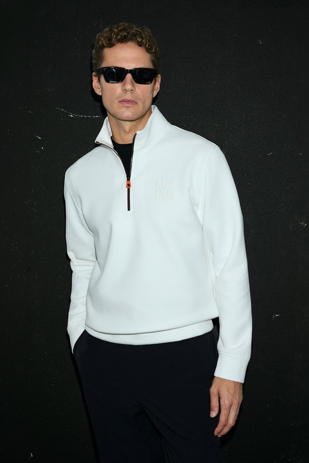 Chase Men's Sweatshirt Off-White