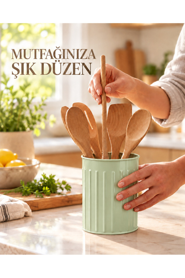 Metal Spoon Holder with Line Pattern