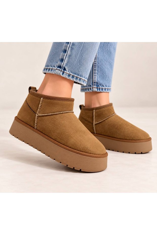 Women's Thick Sole Fur-Lined Winter Suede Boots