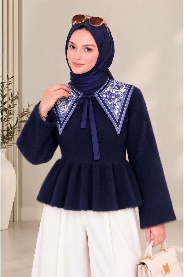 Yaka Fularlı Triko Bluz