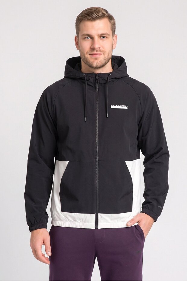 Men Sportswear Fit Long Sleeve Outdoor Jacket, Black