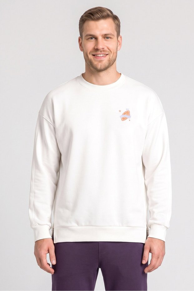 Men Sportswear Fit Long Sleeve Outdoor Sweatshirt, White