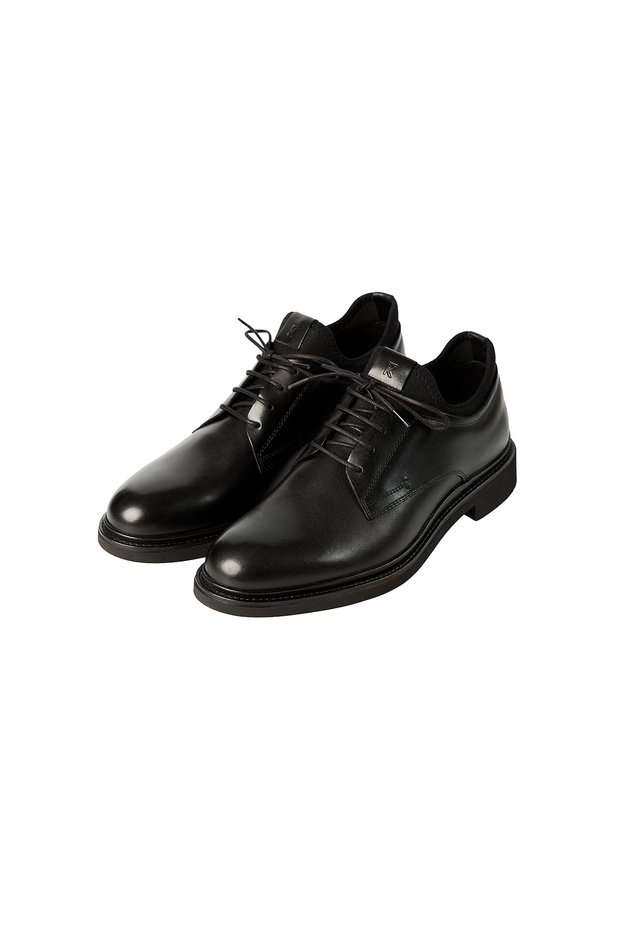 100% Leather Laced Classic Shoes