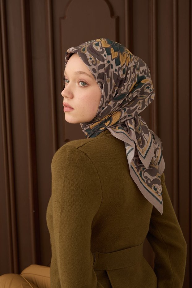 Velora Scarf Vintage Damask Dark Gray