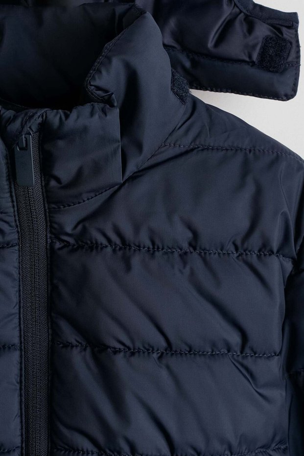 Water-repellent insulated jacket