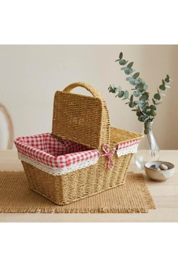 Wicker basket with lid سلة خوص بغطاء