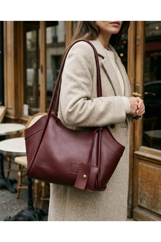 Burgundy and Gold Accent Shoulder Bag—Women's Casual and Chic Clutch Bag, 30x21 cm, CANEDR08