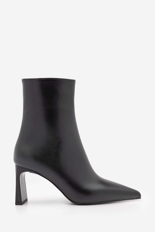 Women's Pointed Toe Stitched Detailed Zippered Heeled Boots Evrin Black