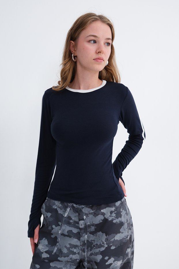 Piping Detailed Blouse B9058