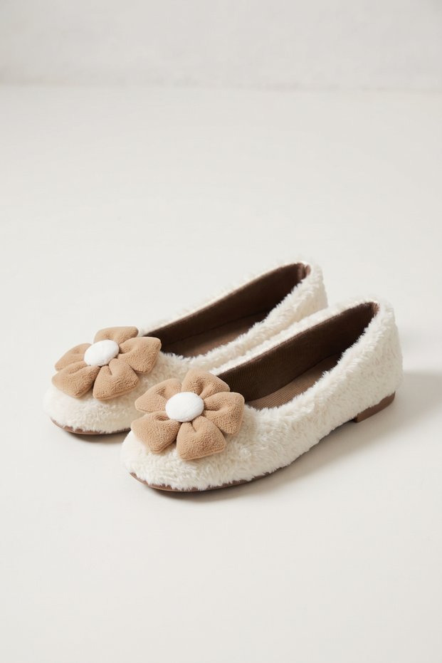 Women's White Plush Flower Detailed Home Ballet Flats and Casual Shoes